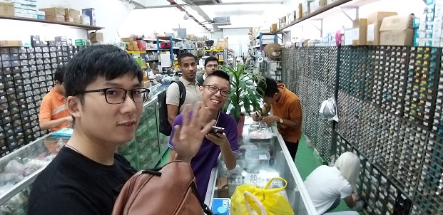 jalan pasar electronics center brunei student