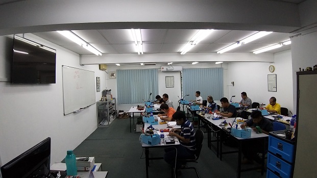 electronics repair course